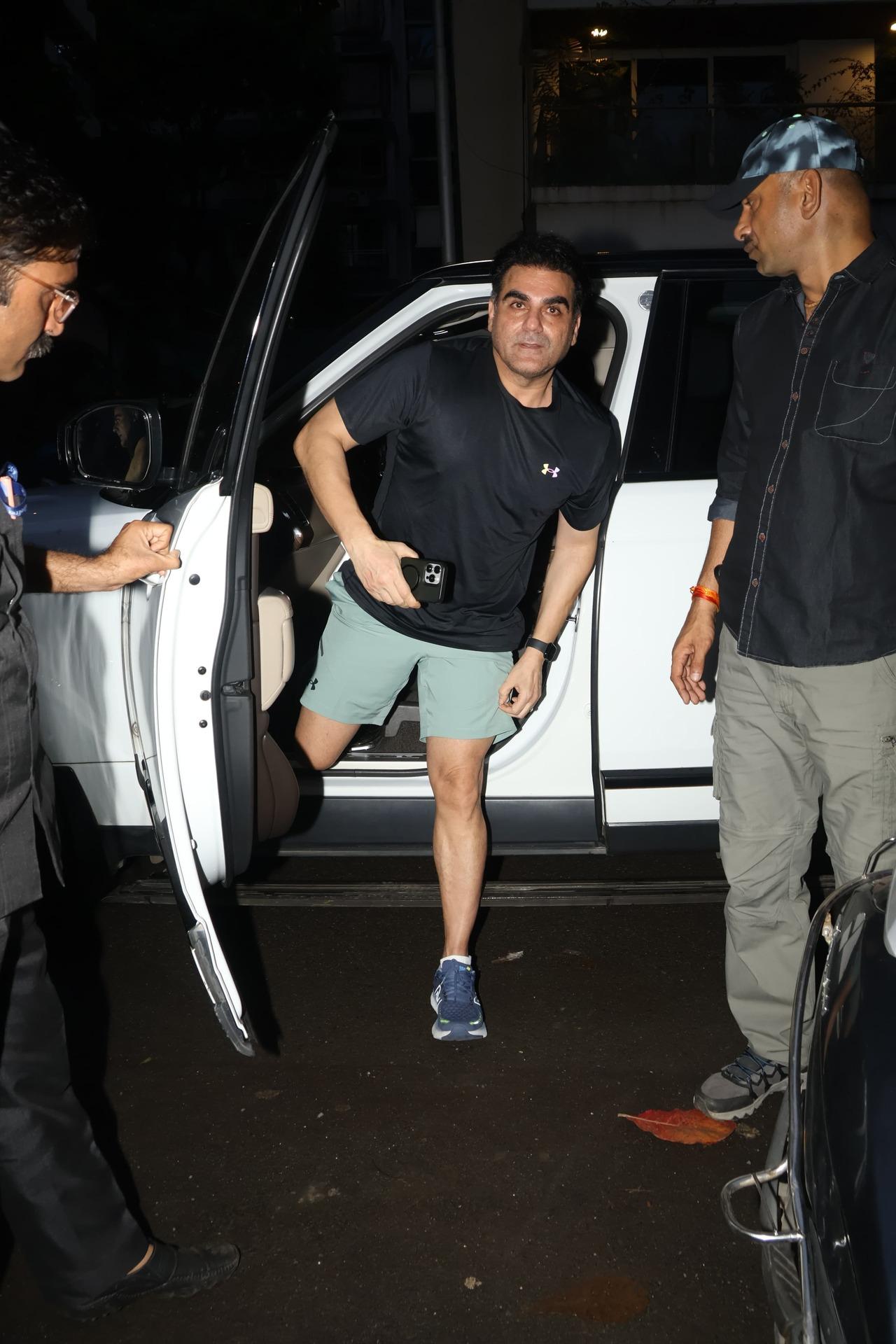 Soon to-be-father Arbaaz Khan was also clicked in Bandra. he was also spotted outside a salon in a chill and relaxed mood. 
